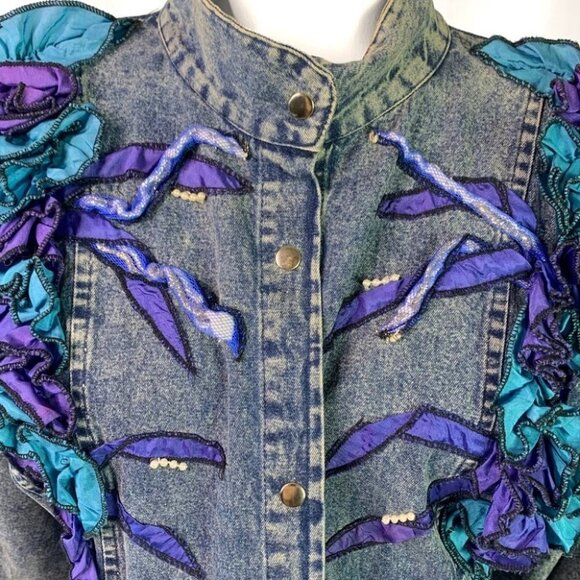 VINTAGE 80s JEANS JACKET WITH PURPLE RUFFLE BEADED DESIGN FRONT SNAP WOMEN LARGE - Picture 3 of 9